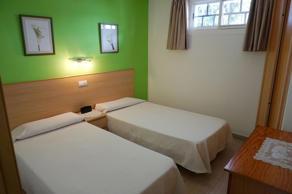 Apartamentos Ecuador — Hotel rooms in Playa del Ingles, Canary Islands