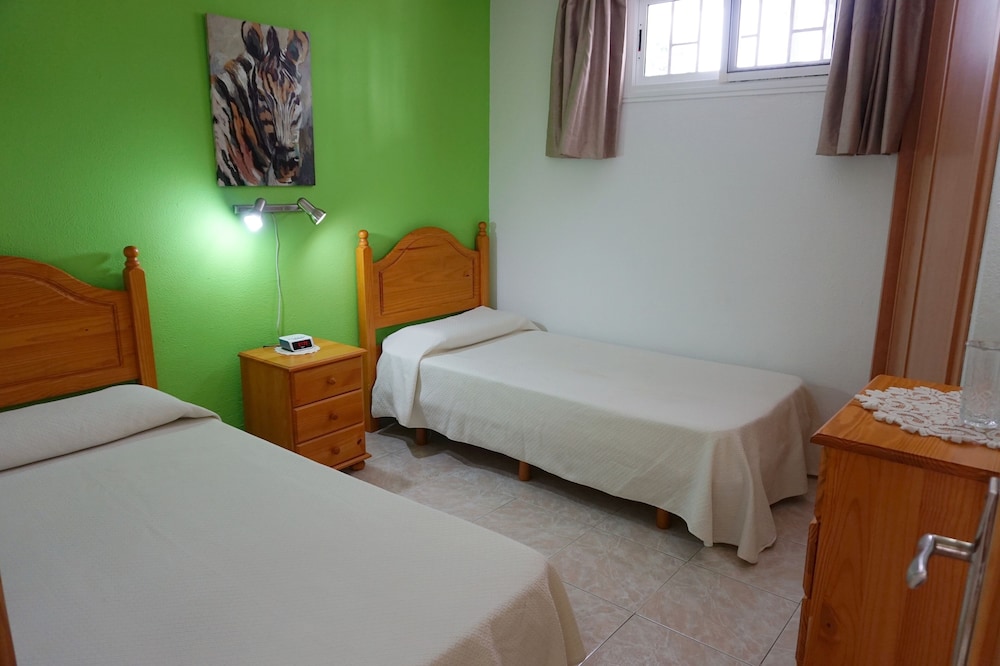 Apartamentos Ecuador — Hotel rooms in Playa del Ingles, Canary Islands
