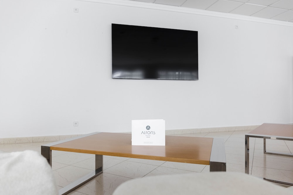 Hotel Alfons — Hotel building in Ciutadella de Menorca, Balearic Islands