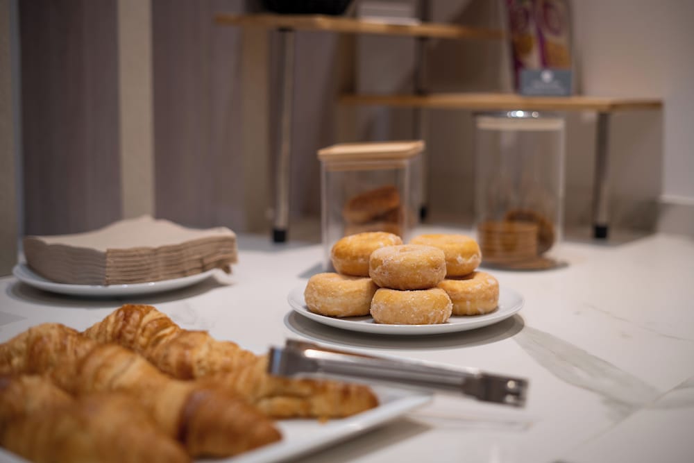 Hotel Alfons — Restaurant & bars in Ciutadella de Menorca, Balearic Islands
