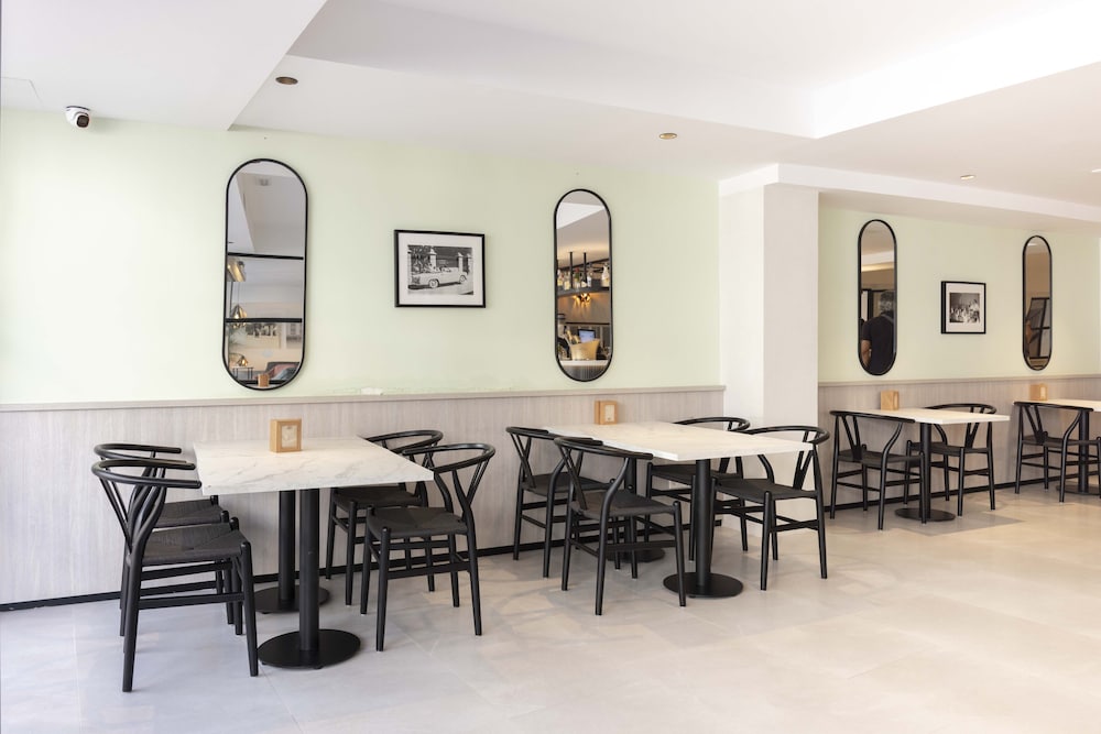 Hotel Alfons — Restaurant & bars in Ciutadella de Menorca, Balearic Islands