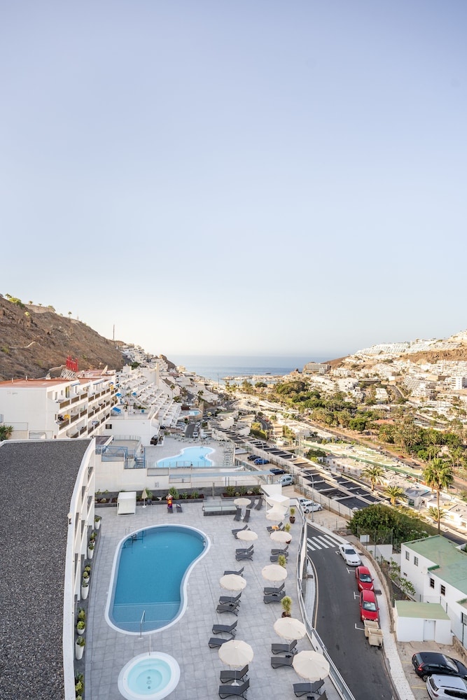 Apartamentos Cabau Altair — Swimming pool in Puerto Rico, Canary Islands