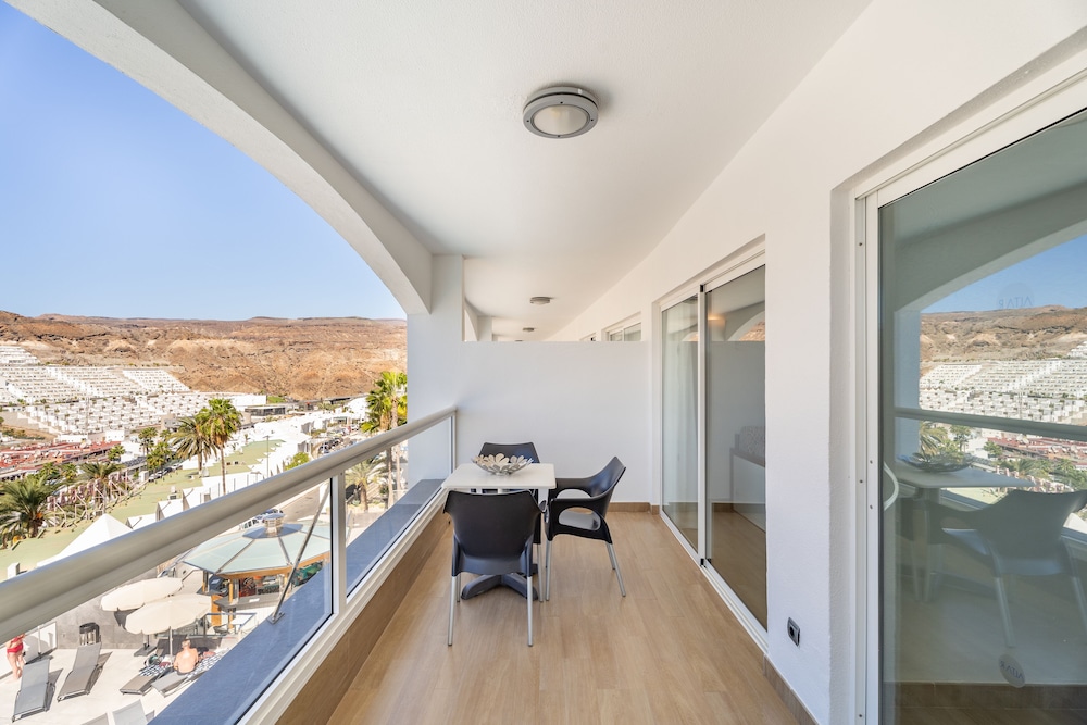 Apartamentos Cabau Altair — Hotel rooms in Puerto Rico, Canary Islands