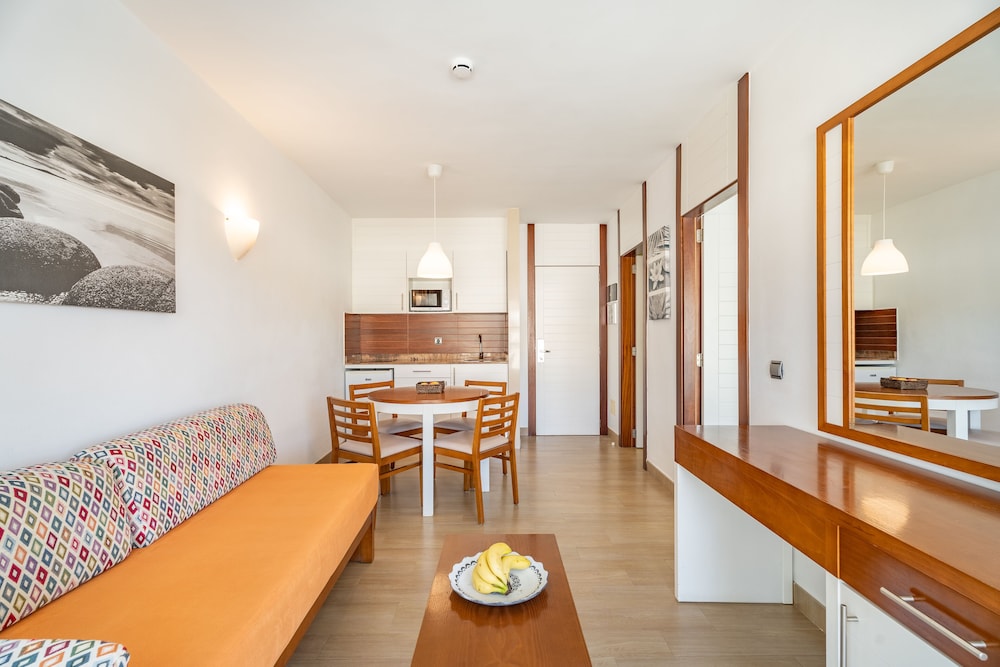 Apartamentos Cabau Altair — Hotel rooms in Puerto Rico, Canary Islands