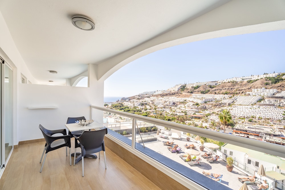 Apartamentos Cabau Altair — Hotel rooms in Puerto Rico, Canary Islands
