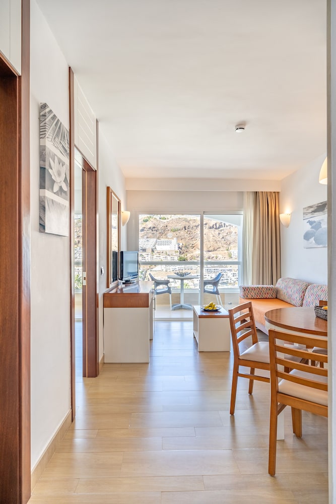Apartamentos Cabau Altair — Hotel rooms in Puerto Rico, Canary Islands