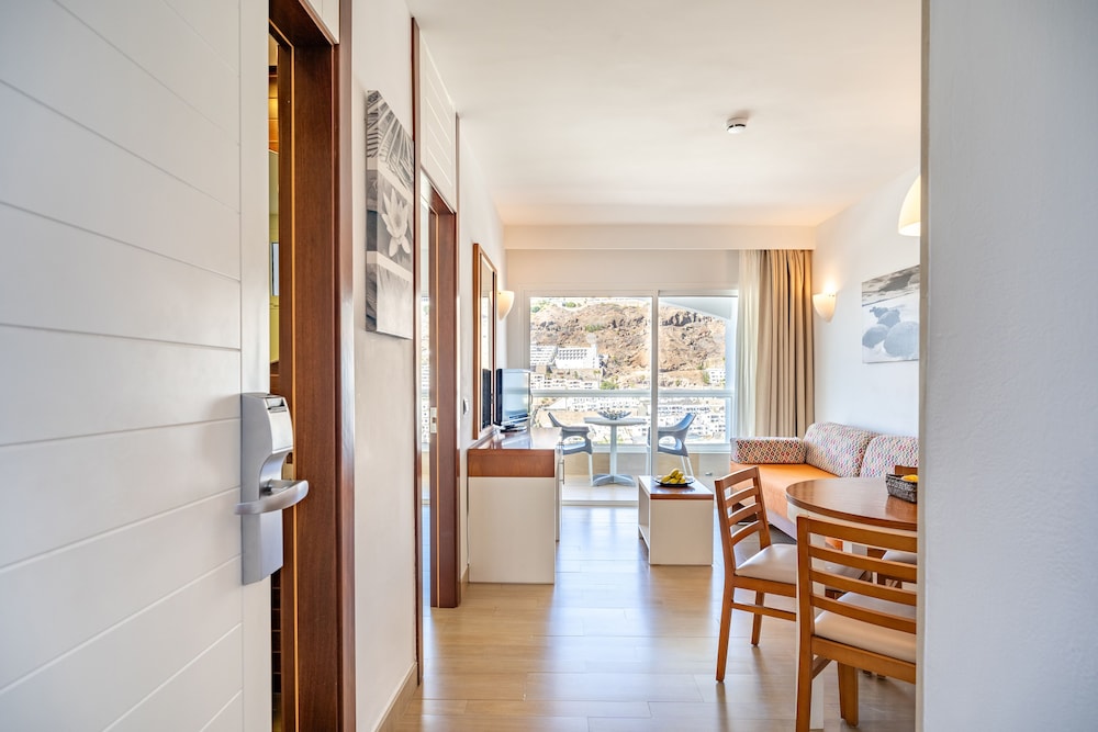 Apartamentos Cabau Altair — Hotel rooms in Puerto Rico, Canary Islands
