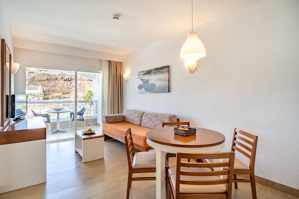 Apartamentos Cabau Altair — Hotel rooms in Puerto Rico, Canary Islands