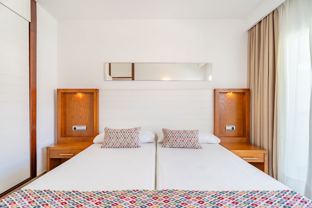 Apartamentos Cabau Altair — Hotel rooms in Puerto Rico, Canary Islands