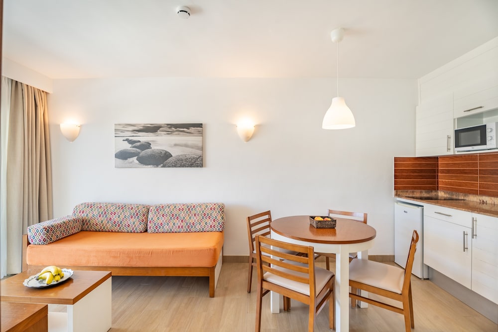 Apartamentos Cabau Altair — Hotel rooms in Puerto Rico, Canary Islands