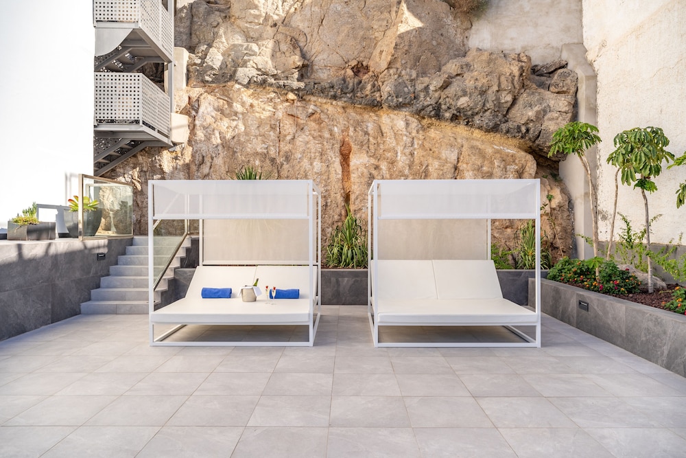 Apartamentos Cabau Altair — Swimming pool in Puerto Rico, Canary Islands