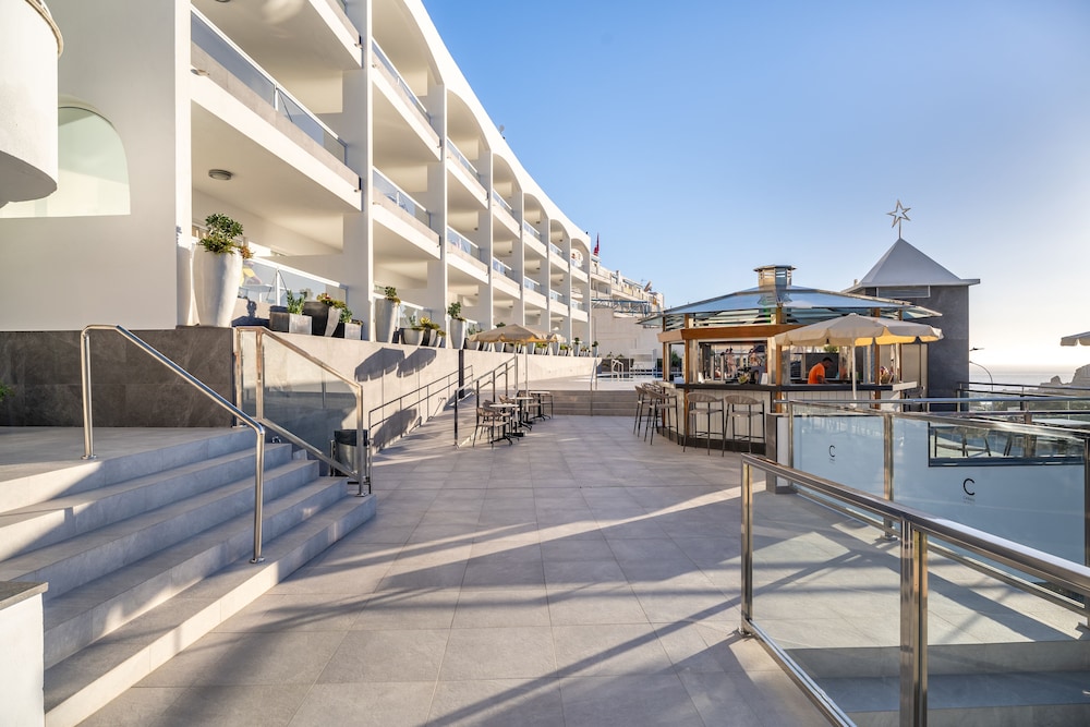 Apartamentos Cabau Altair — Restaurant & bars in Puerto Rico, Canary Islands