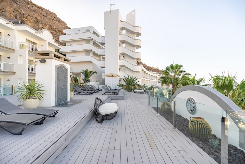 Apartamentos Cabau Altair — Hotel building in Puerto Rico, Canary Islands
