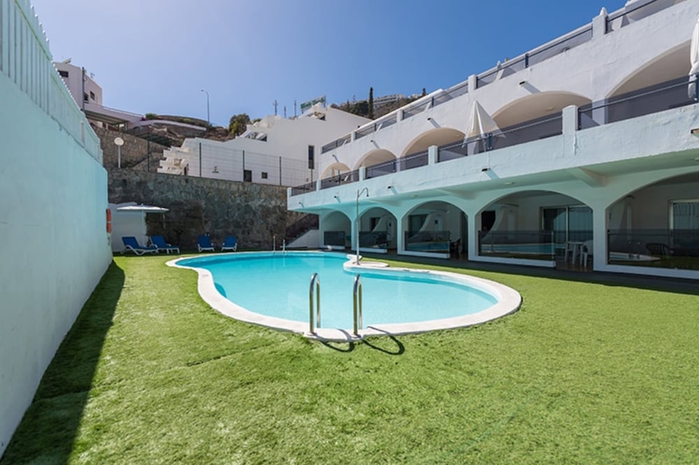 eó Corona Cedral — Swimming pool in Puerto Rico, Canary Islands