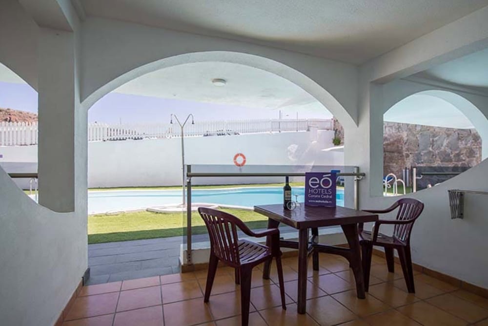 eó Corona Cedral — Swimming pool in Puerto Rico, Canary Islands