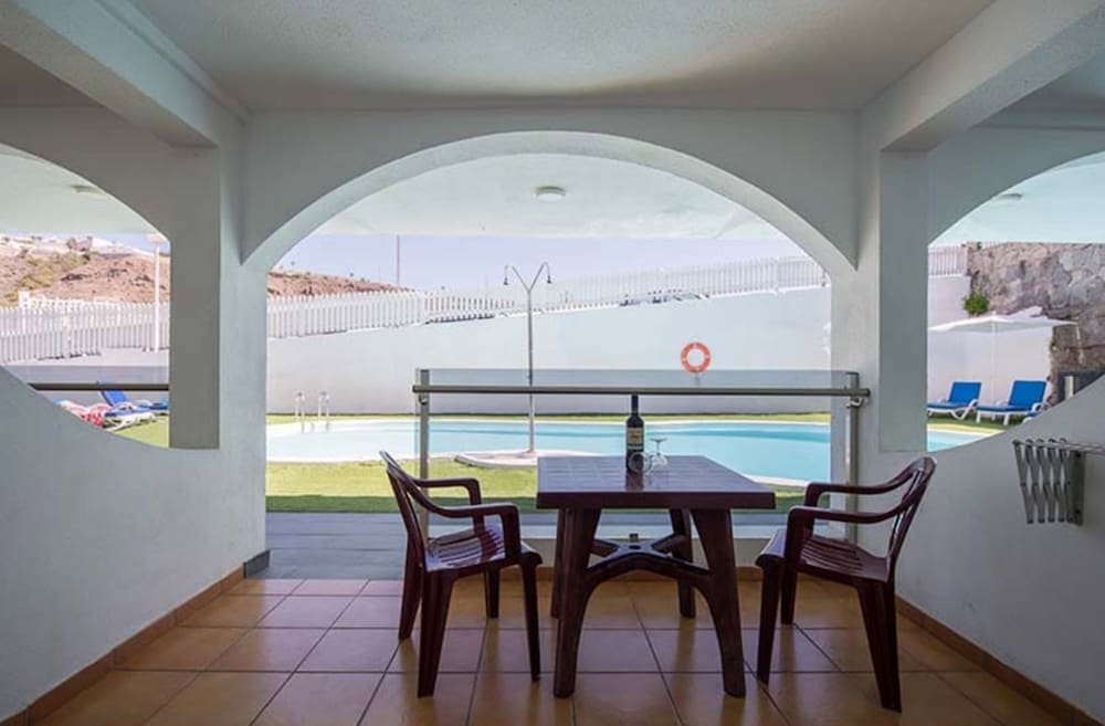 eó Corona Cedral — Swimming pool in Puerto Rico, Canary Islands