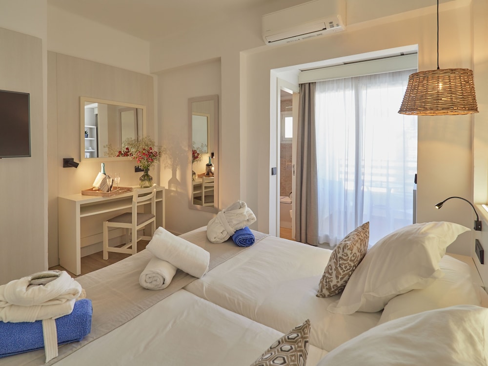 Paguera Treff Boutique Hotel — Hotel rooms in Peguera, Balearic Islands