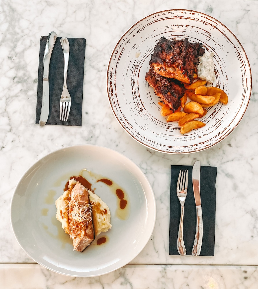 Paguera Treff Boutique Hotel — Restaurant & bars in Peguera, Balearic Islands
