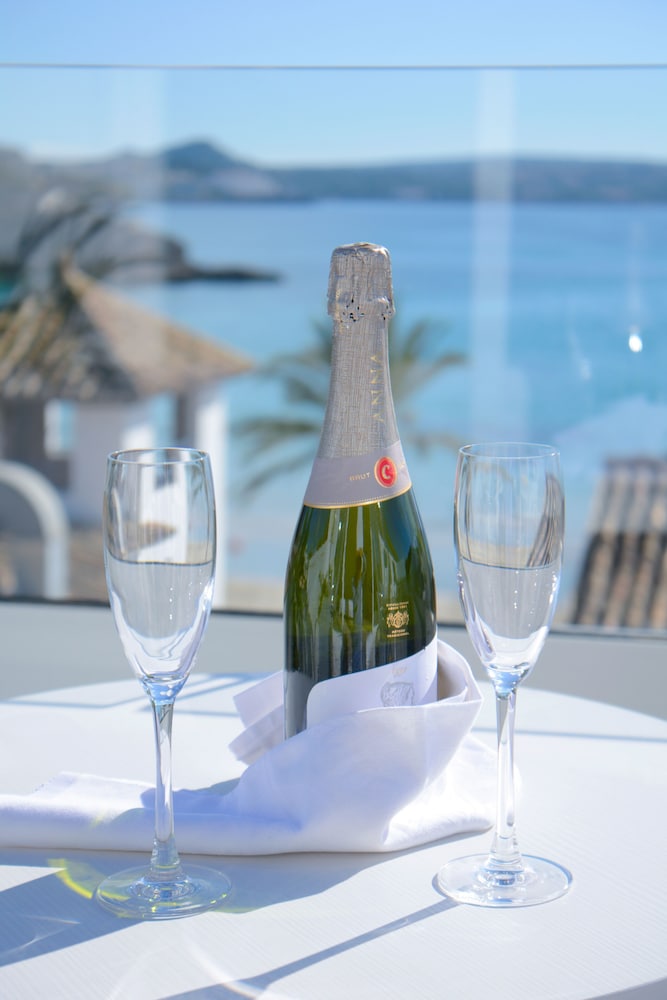 Paguera Treff Boutique Hotel — Restaurant & bars in Peguera, Balearic Islands