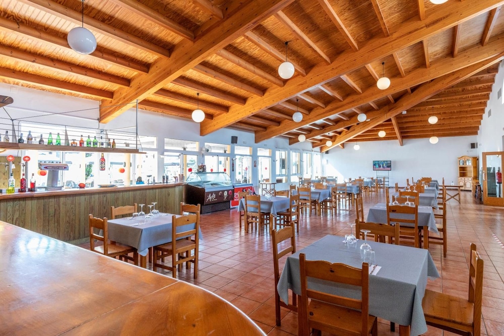 Apartamentos Vistapicas — Restaurant & bars in Cala'n Blanes, Balearic Islands