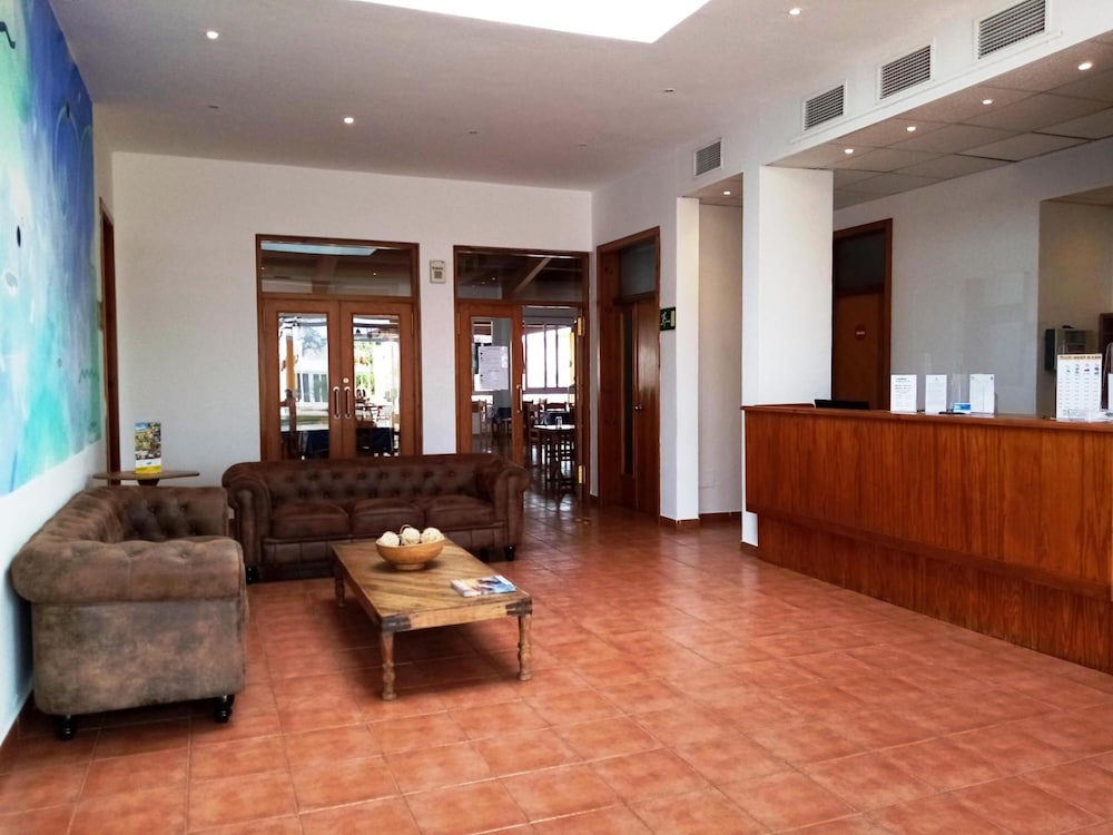 Apartamentos Vistapicas — Restaurant & bars in Cala'n Blanes, Balearic Islands