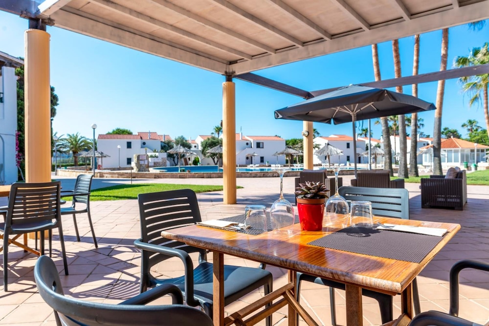 Apartamentos Vistapicas — Restaurant & bars in Cala'n Blanes, Balearic Islands