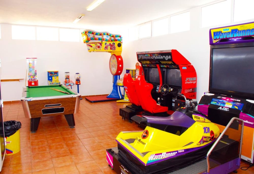 Apartamentos Vistapicas — Sports & recreation in Cala'n Blanes, Balearic Islands