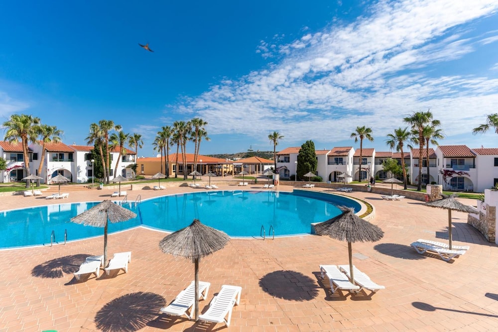Apartamentos Vistapicas — Swimming pool in Cala'n Blanes, Balearic Islands
