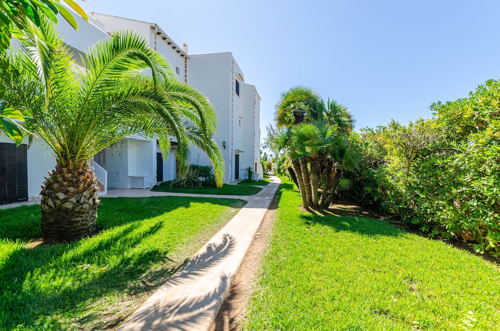 Parque Mar Apartments — Hotel building in Cala d´Or, Balearic Islands