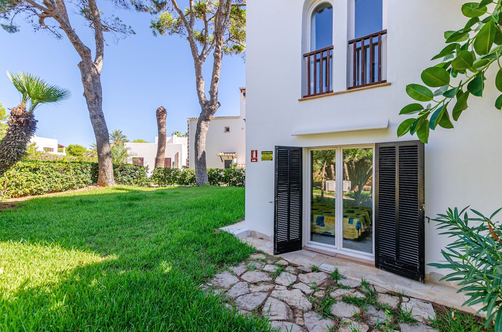 Parque Mar Apartments — Hotel building in Cala d´Or, Balearic Islands