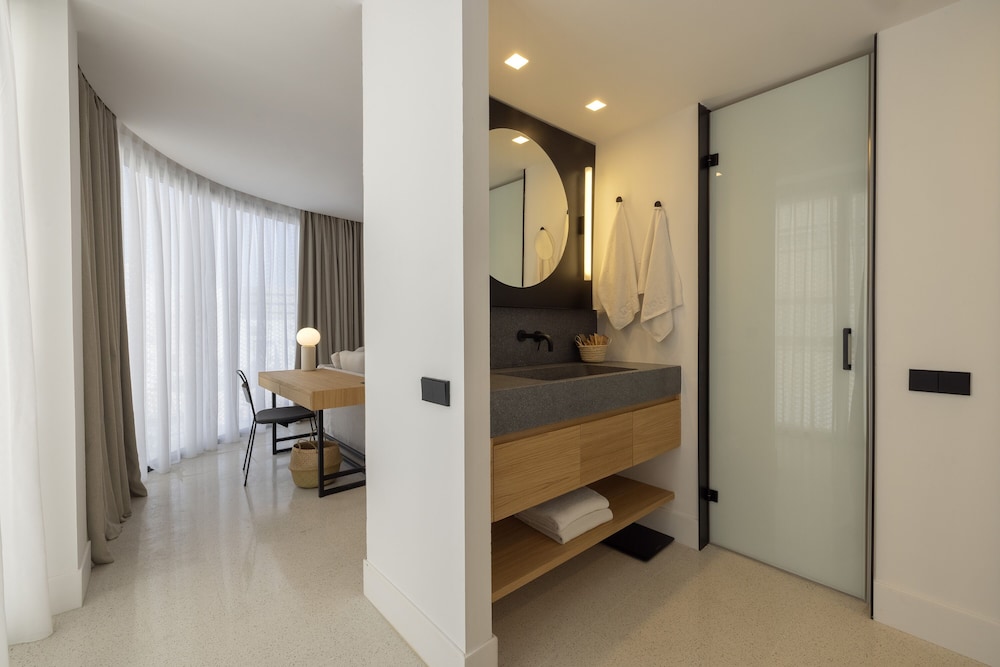 HM Palma Blanc Hotel — Hotel rooms in Palma de Mallorca, Balearic Islands