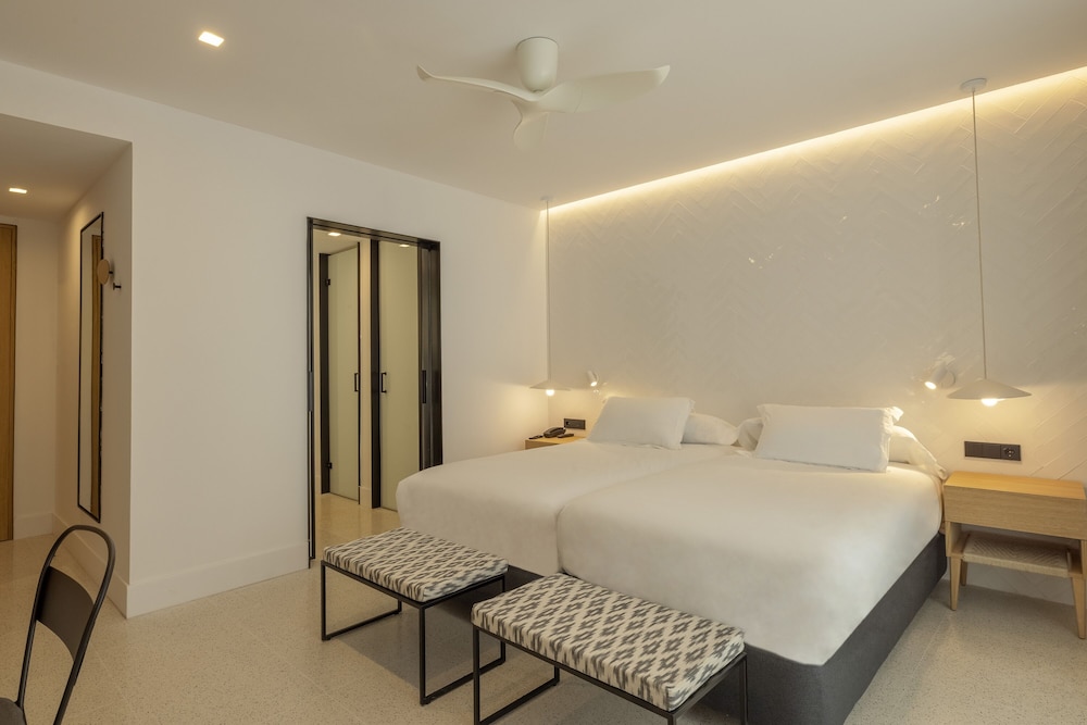 HM Palma Blanc Hotel — Hotel rooms in Palma de Mallorca, Balearic Islands