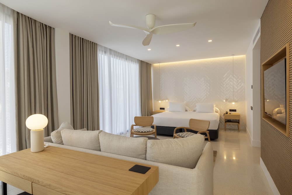 HM Palma Blanc Hotel — Hotel rooms in Palma de Mallorca, Balearic Islands