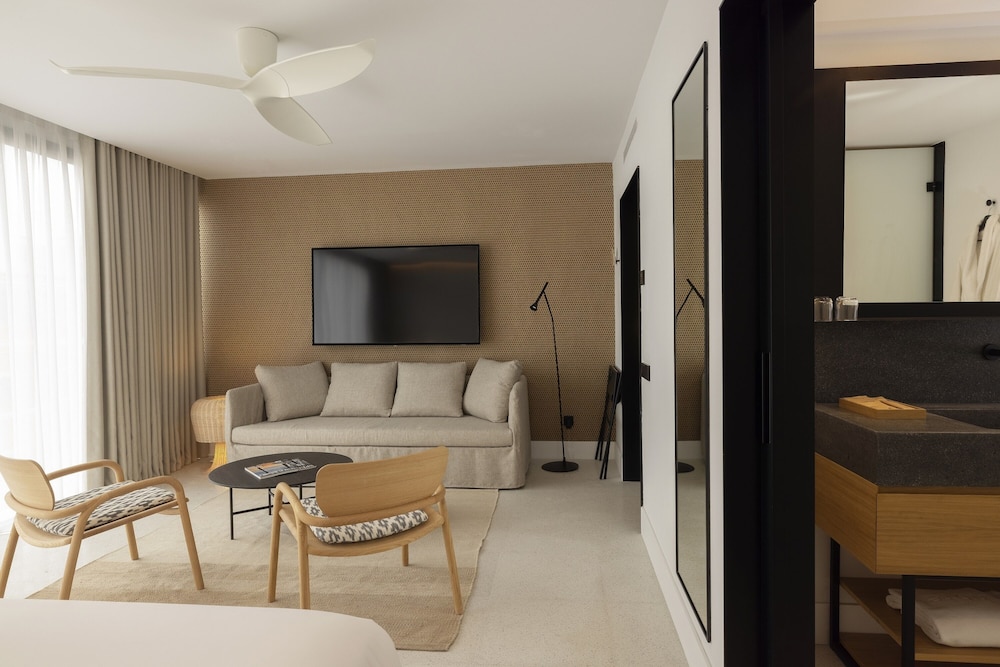 HM Palma Blanc Hotel — Hotel rooms in Palma de Mallorca, Balearic Islands