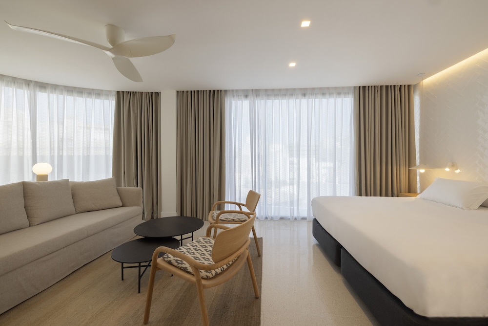 HM Palma Blanc Hotel — Hotel rooms in Palma de Mallorca, Balearic Islands