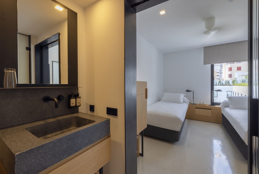 HM Palma Blanc Hotel — Hotel rooms in Palma de Mallorca, Balearic Islands