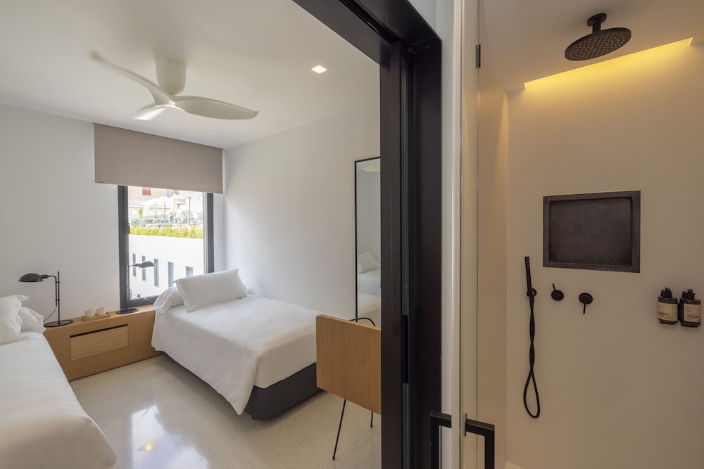 HM Palma Blanc Hotel — Hotel rooms in Palma de Mallorca, Balearic Islands