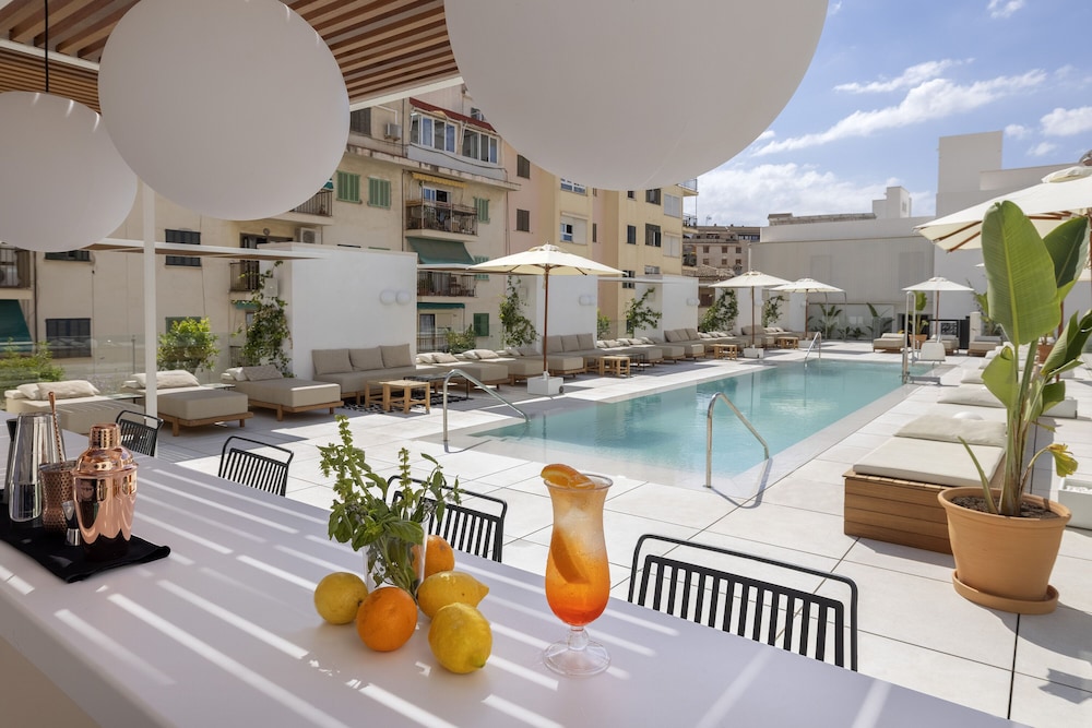 HM Palma Blanc Hotel — Swimming pool in Palma de Mallorca, Balearic Islands
