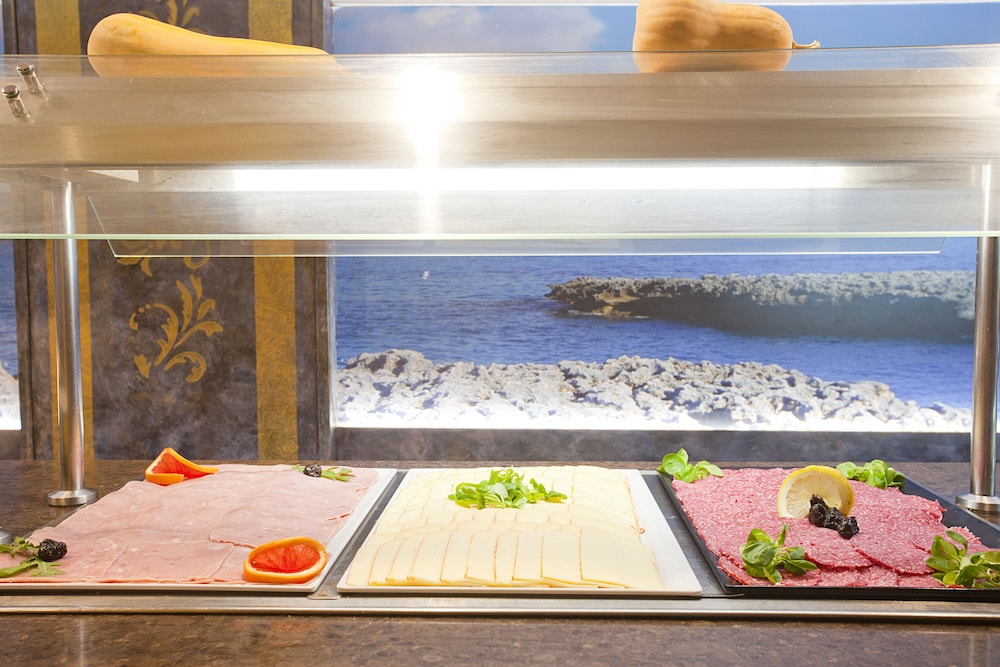 Mix Peymar — Restaurant & bars in S'Illot, Balearic Islands