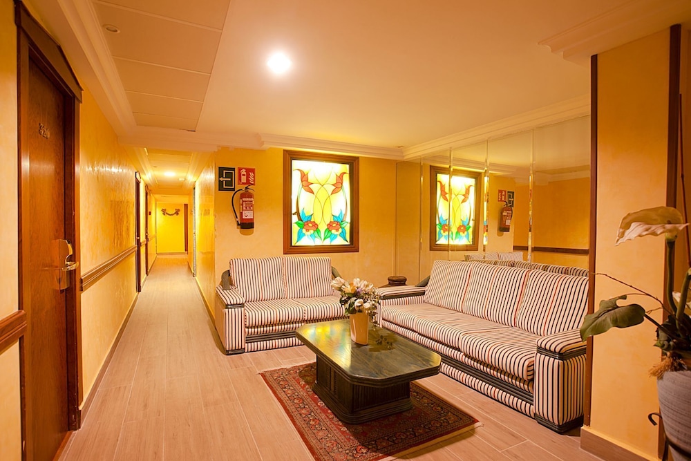 Mix Peymar — Hotel building in S'Illot, Balearic Islands
