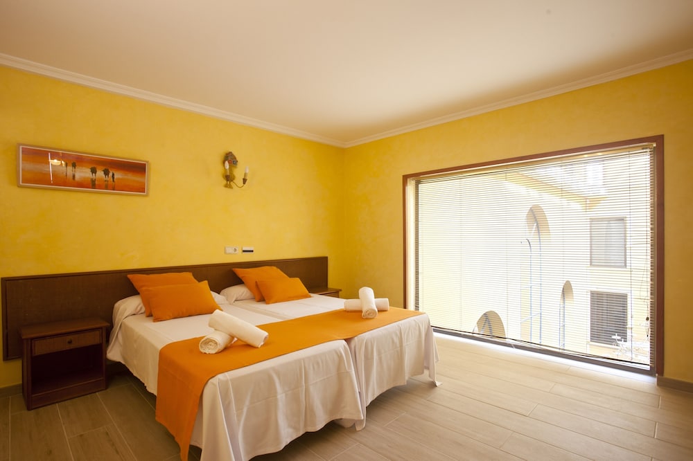 Mix Peymar — Hotel rooms in S'Illot, Balearic Islands
