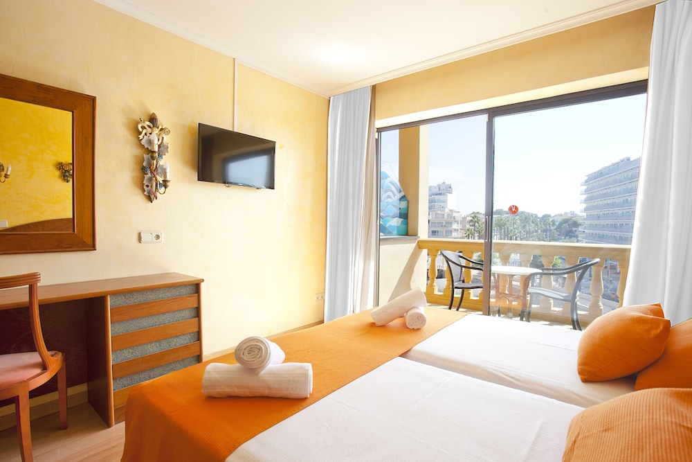 Mix Peymar — Hotel rooms in S'Illot, Balearic Islands