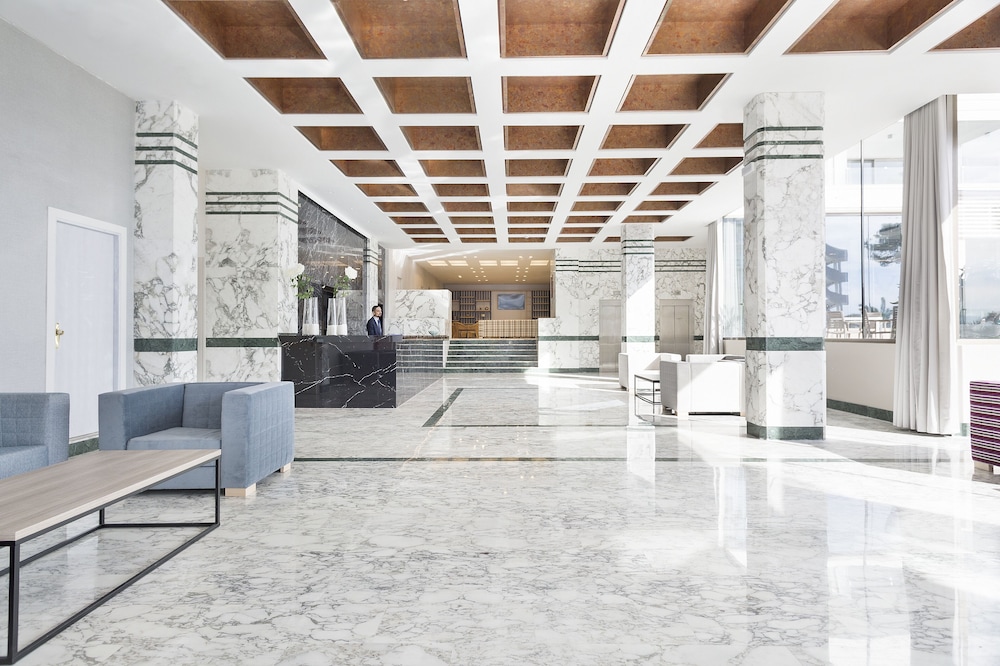 Hotel Best Punta Dorada — Hotel building in Salou, Catalonia