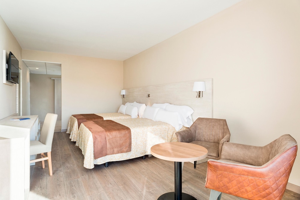 Hotel Best Punta Dorada — Hotel rooms in Salou, Catalonia