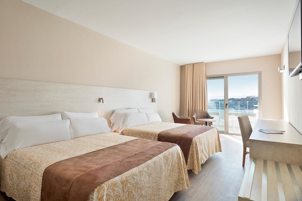 Hotel Best Punta Dorada — Hotel rooms in Salou, Catalonia