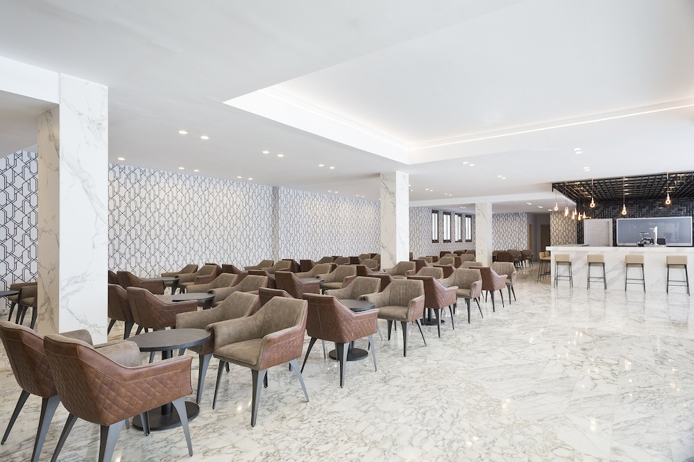 Hotel Best Punta Dorada — Restaurant & bars in Salou, Catalonia