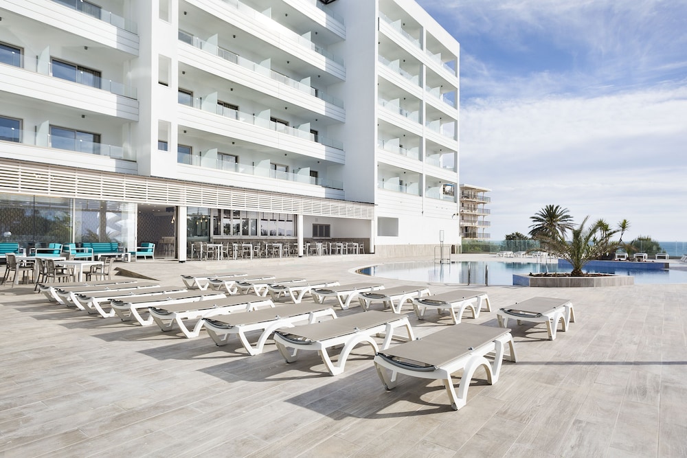 Hotel Best Punta Dorada — Swimming pool in Salou, Catalonia