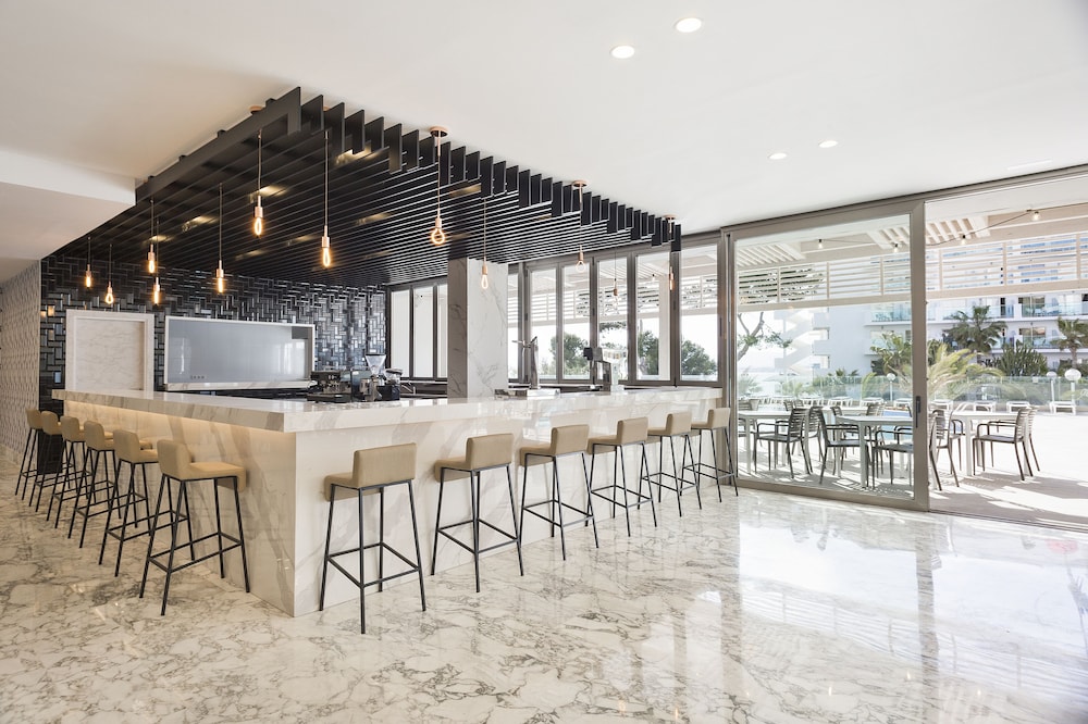 Hotel Best Punta Dorada — Restaurant & bars in Salou, Catalonia