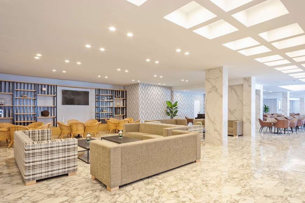 Hotel Best Punta Dorada — Hotel building in Salou, Catalonia