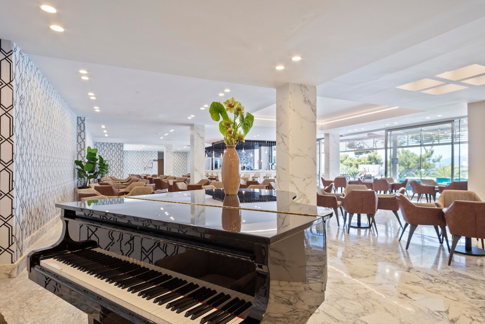 Hotel Best Punta Dorada — Restaurant & bars in Salou, Catalonia
